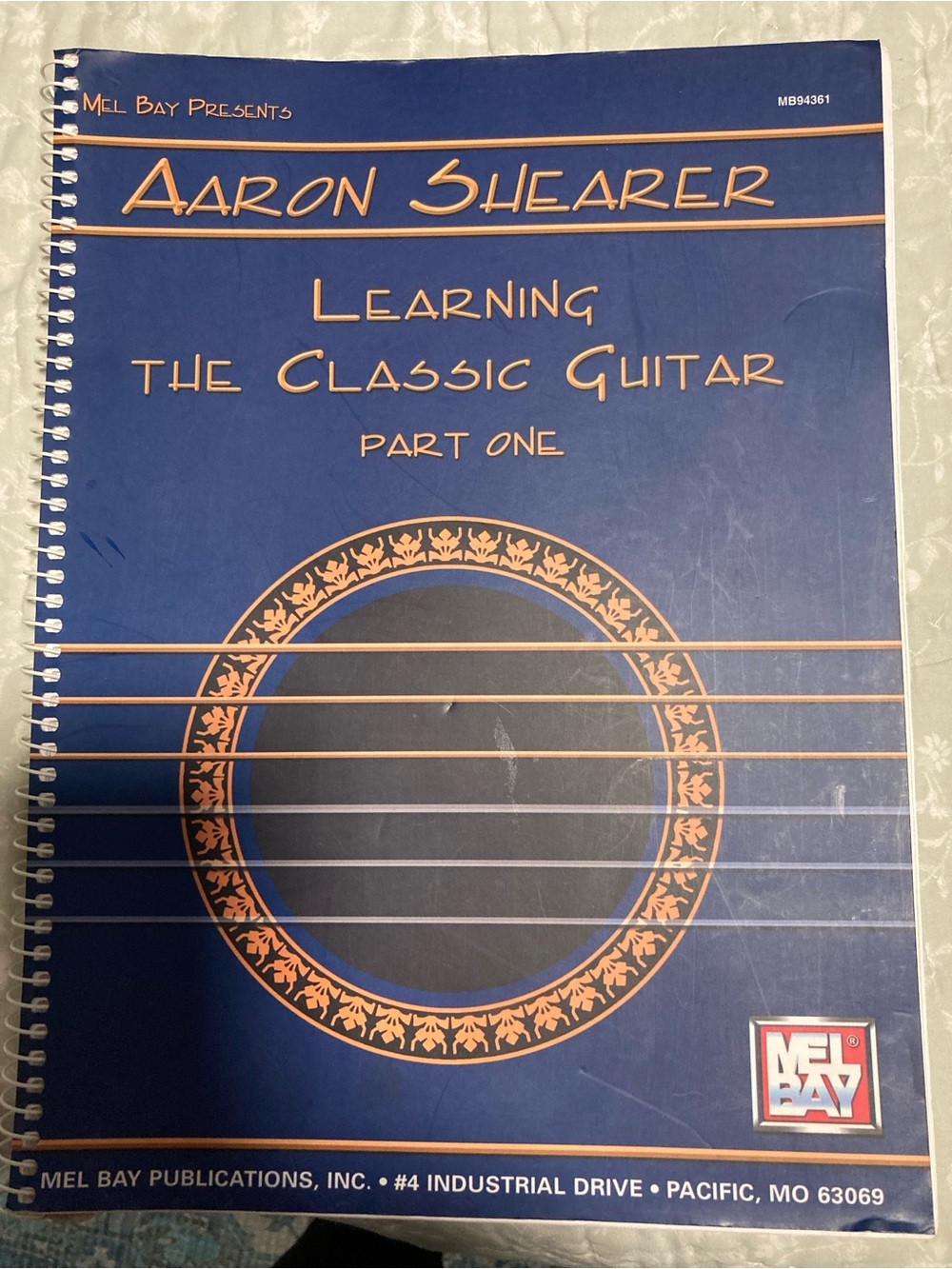 Learning The Classic Guitar, part 1. By Aaron Shearer - Good condition.